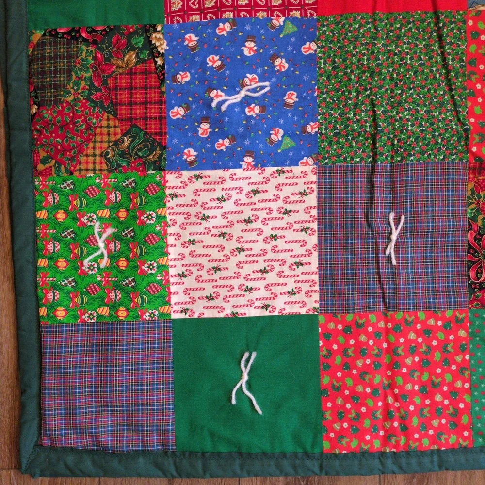 Handmade Patchwork Holiday Christmas Quilt - Twin Size Red Green Ties 60x74‎